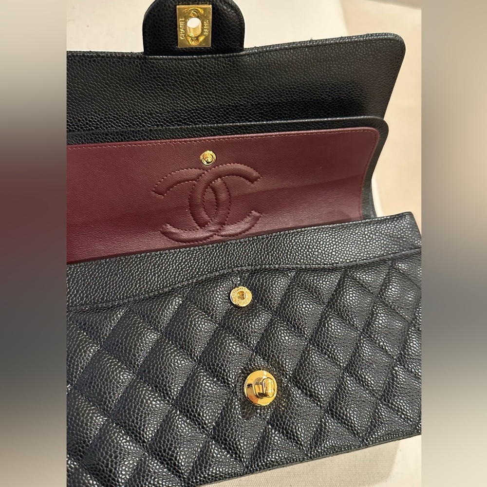 Classic Black Quilted Shoulder Bag with Gold Hardware - Picture 3 of 11